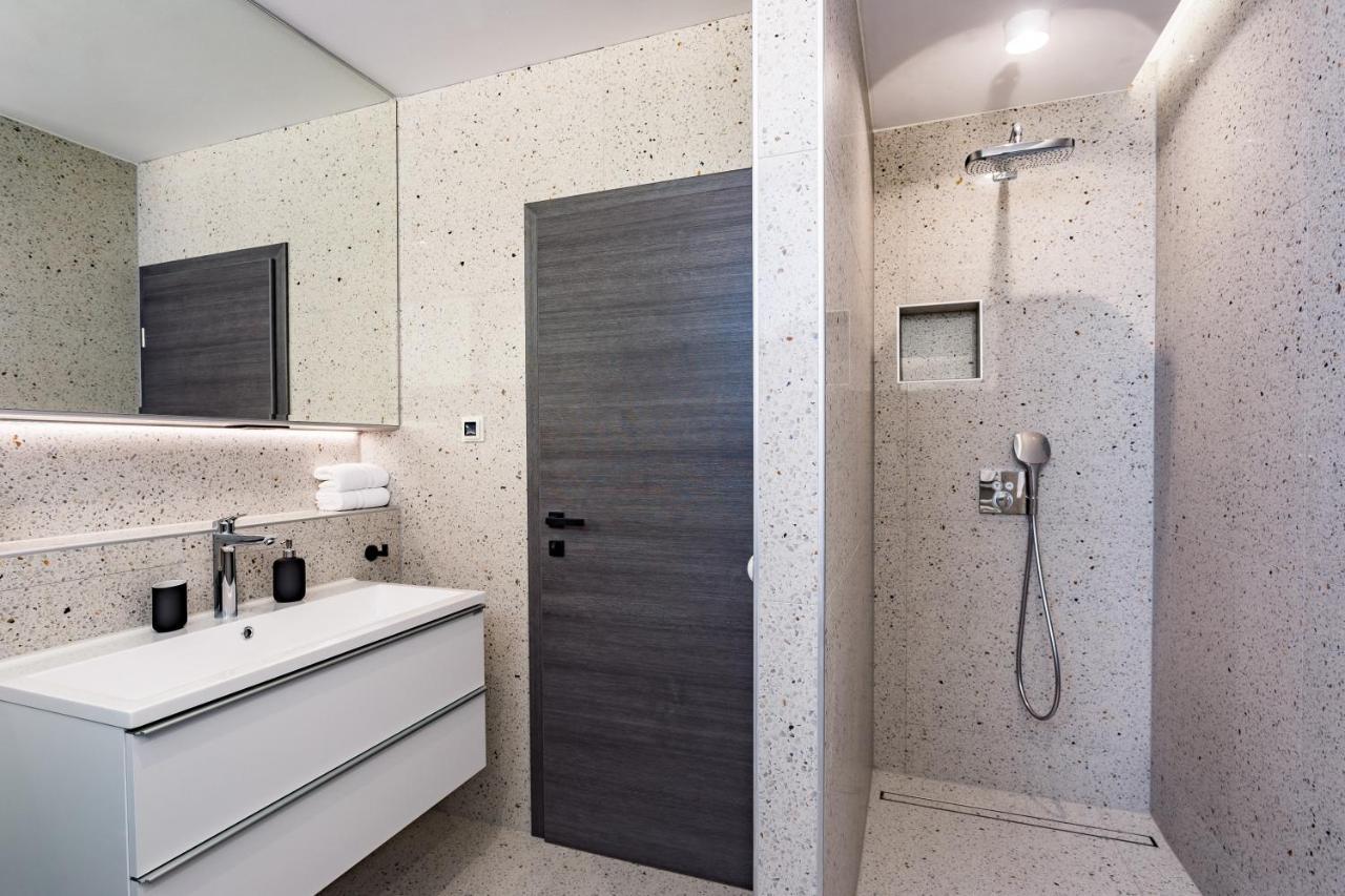 Villa Dispet With Heated Pool, Jacuzzi, Sauna And Cinema Celina Luaran gambar