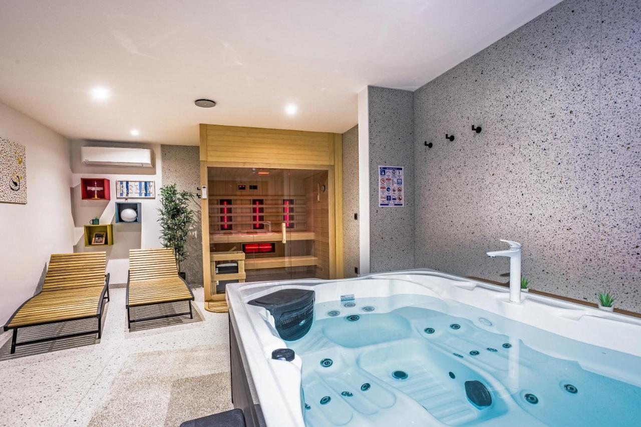 Villa Dispet With Heated Pool, Jacuzzi, Sauna And Cinema Celina Luaran gambar